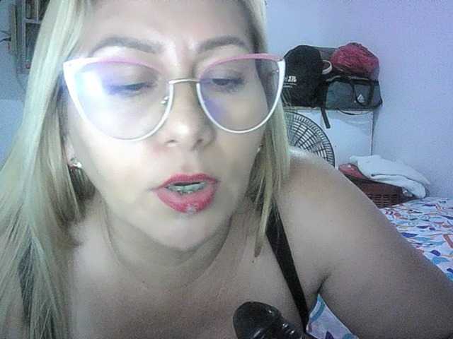 le modèle Mariana0x est en webcam porno dans un show sur le site bongacams, il possède les tags suivants: Latino/Hispanic,Blonde,Trimmed