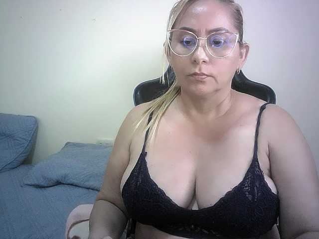 Mariana0x live cam on BongaCams