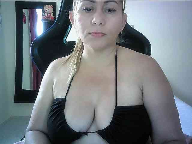 Mariana0x Live Webcam on BongaCams