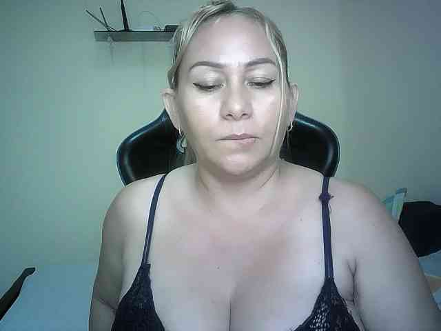 Mariana0x Live Webcam on BongaCams