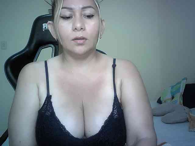 Mariana0x Live Webcam on BongaCams