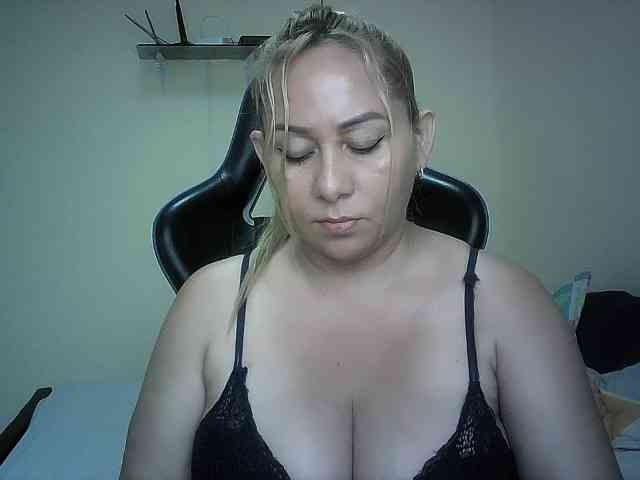 Mariana0x Live Webcam on BongaCams