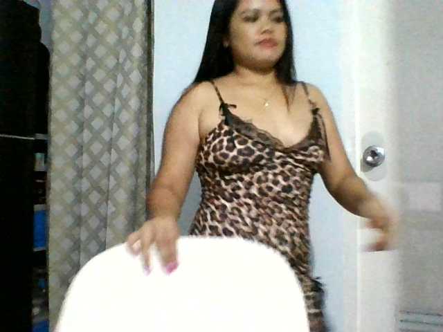 swettiea1, en directo ahora en BongaCams
