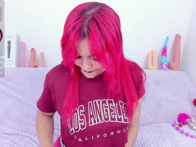 CloeeLovee live webcam show