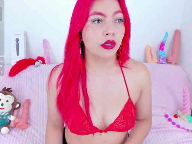 CloeeLovee webcam
