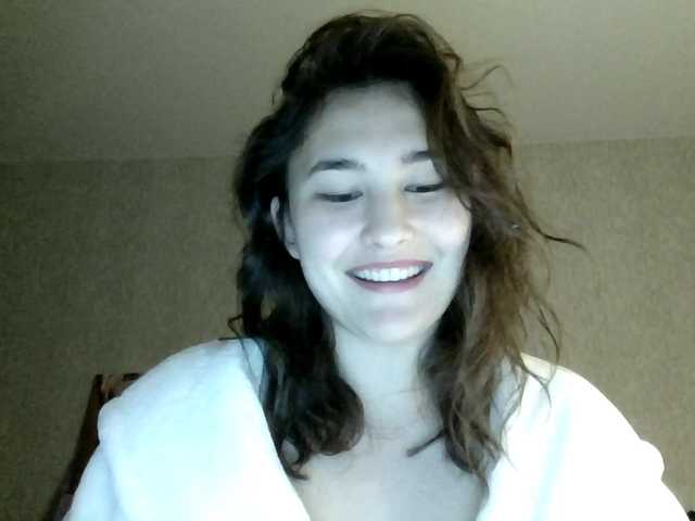 Aphrovea's BongaCams show and profile