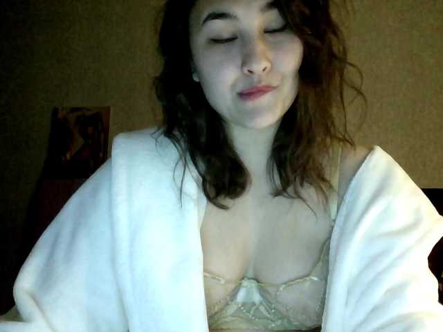 Aphrovea's BongaCams show and profile