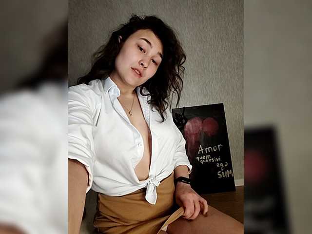 Aphrovea's BongaCams show and profile