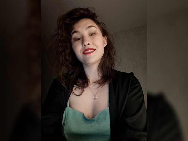 Aphrovea's BongaCams show and profile