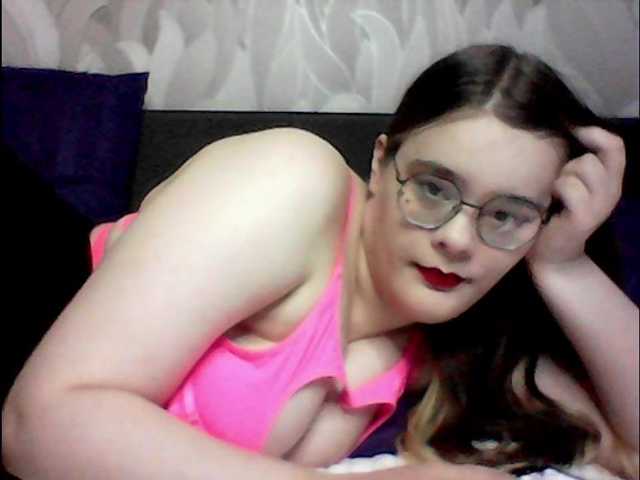 VikiMeow live cam on BongaCams