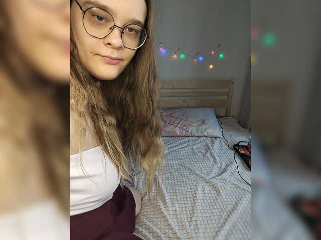 VikiMeow live cam on BongaCams