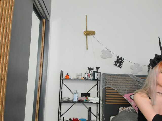 TeenEmi live cam on BongaCams