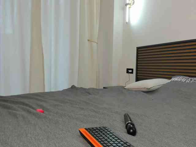 TeenEmi webcam