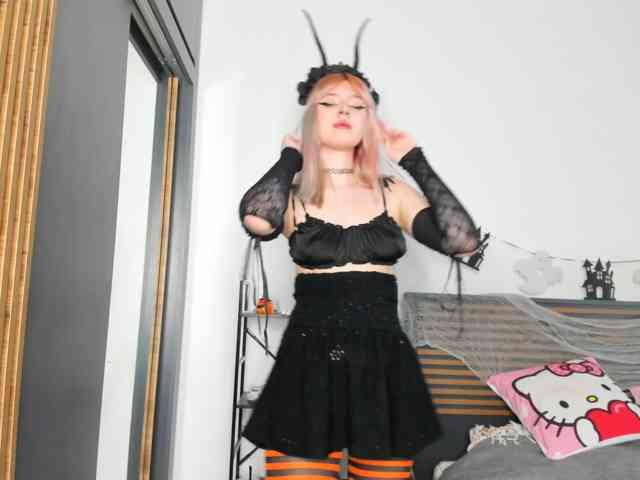 TeenEmi webcam