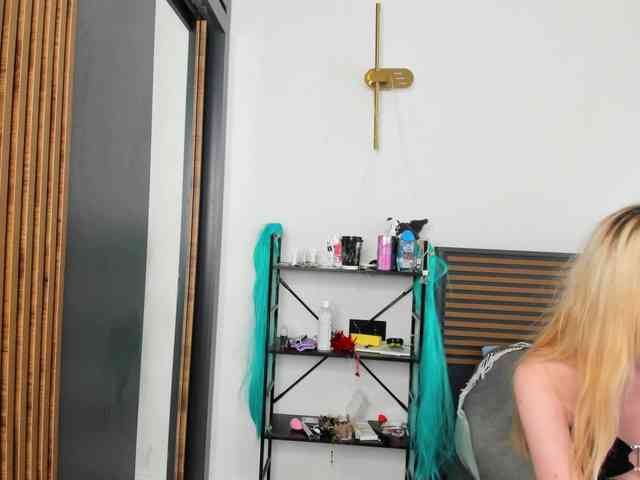 TeenEmi webcam