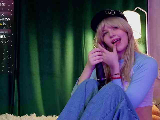 TeenEmi webcam