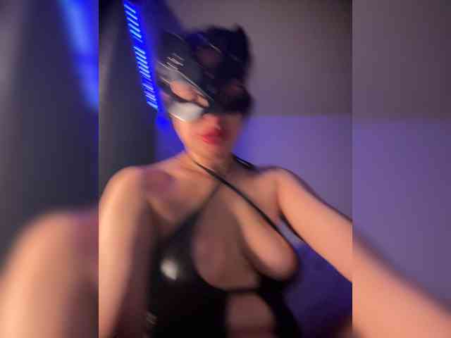 Model: SashaXXXtasy
