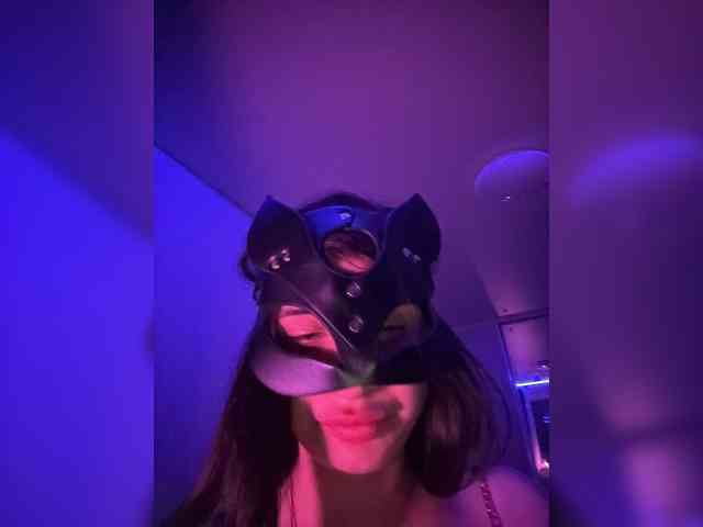 モデル: SashaXXXtasy
