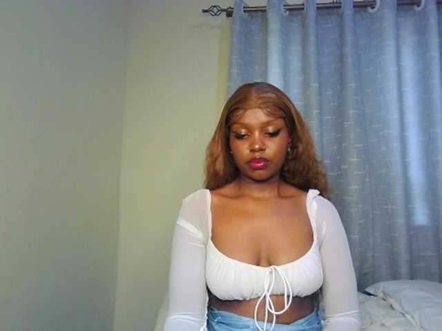Nafartariee live cam on BongaCams