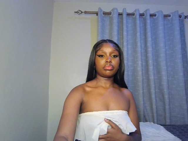 Nafartariee live cam on BongaCams