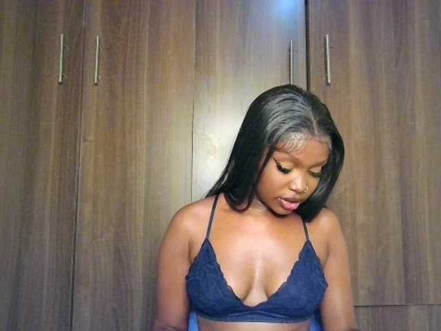 Nafartariee live cam on BongaCams