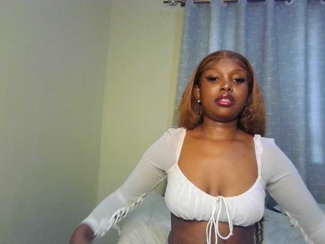 Nafartariee live cam on BongaCams