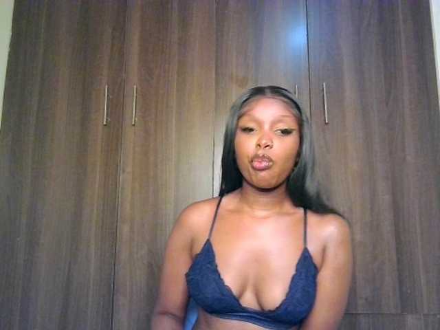 Nafartariee live cam on BongaCams