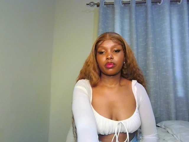 Nafartariee live cam on BongaCams