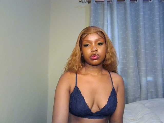 Nafartariee live cam on BongaCams