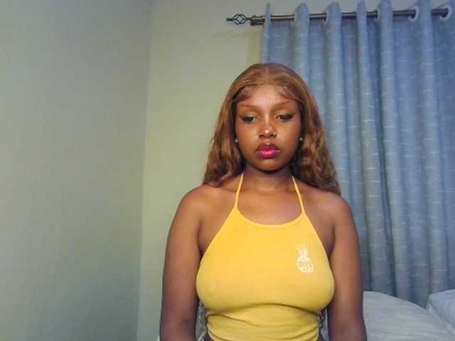 Nafartariee live cam on BongaCams