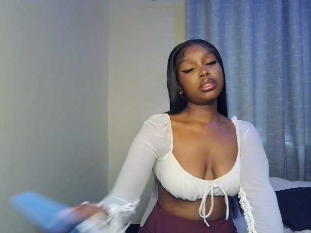 Nafartariee live cam on BongaCams