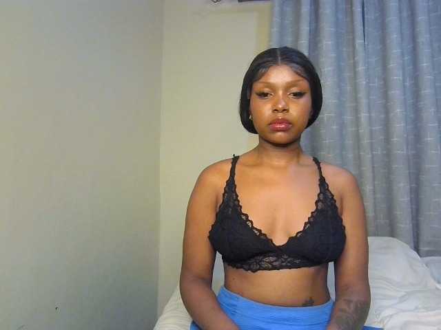Nafartariee live cam on BongaCams