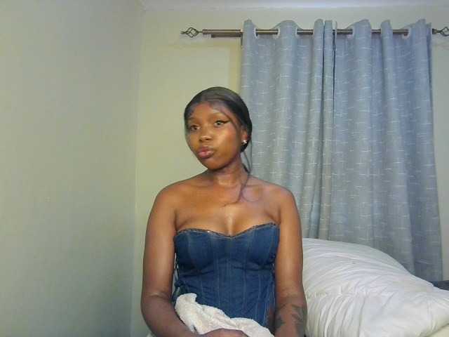 Nafartariee live cam on BongaCams