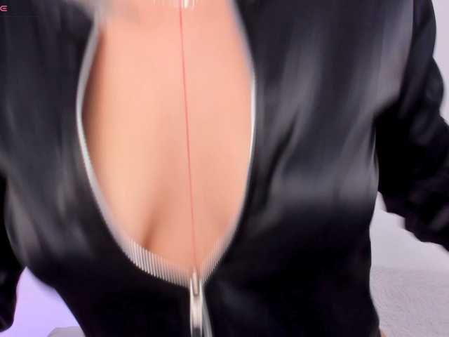 IvonneDuarte live cam on BongaCams