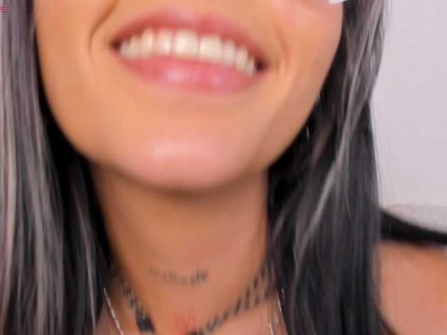 IvonneDuarte live cam on BongaCams