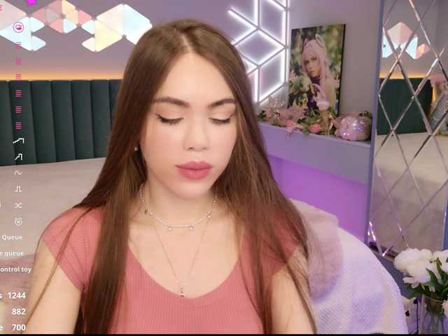 MimiForce's BongaCams show and profile