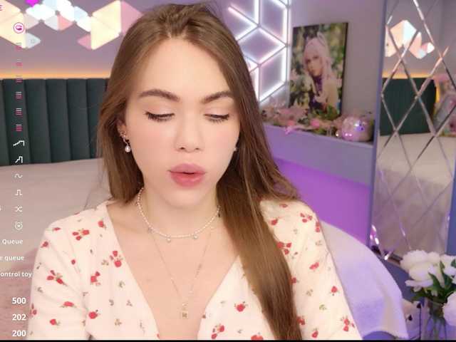 MimiForce's BongaCams show and profile