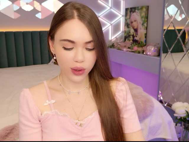 MimiForce's BongaCams show and profile