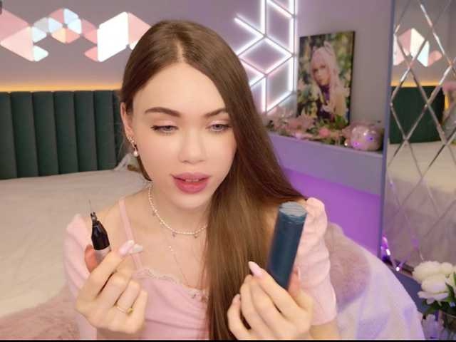 MimiForce's BongaCams show and profile