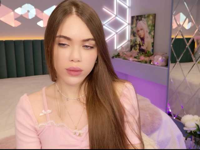 MimiForce's BongaCams show and profile