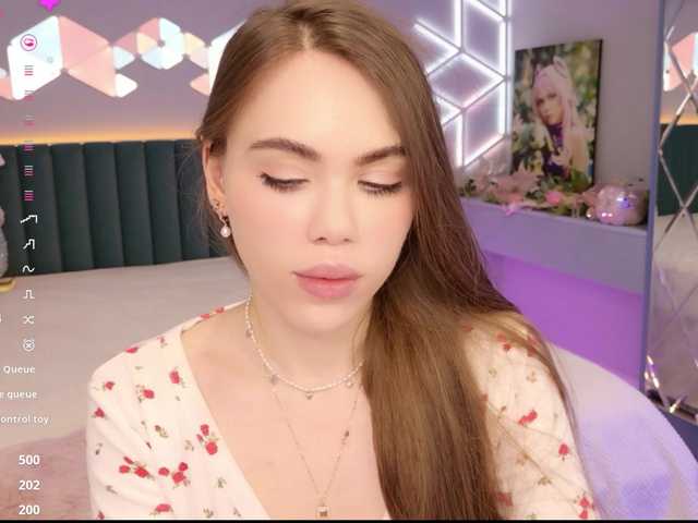 MimiForce's BongaCams show and profile