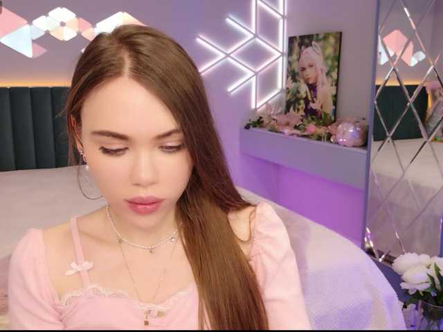 MimiForce's BongaCams show and profile