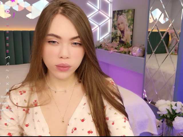 MimiForce's BongaCams show and profile