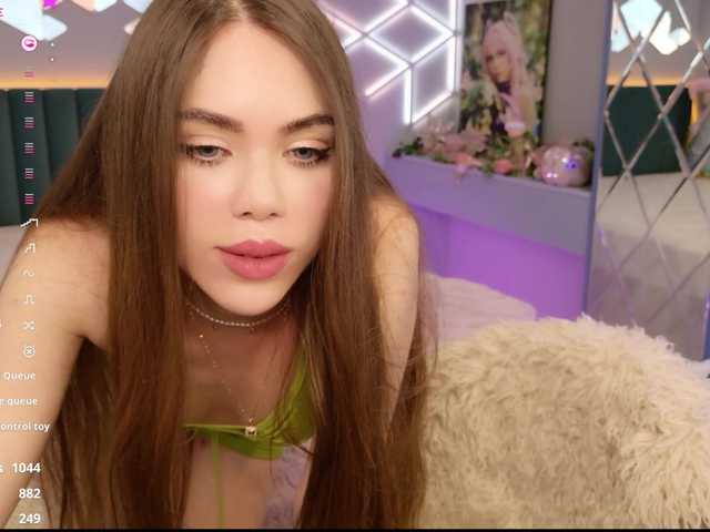 MimiForce's BongaCams show and profile