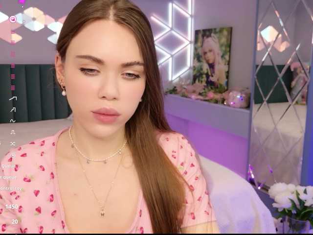 MimiForce's BongaCams show and profile