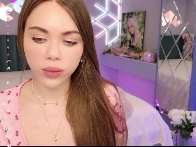 MimiForce's BongaCams show and profile