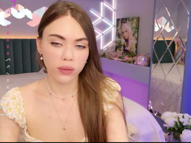 MimiForce's BongaCams show and profile