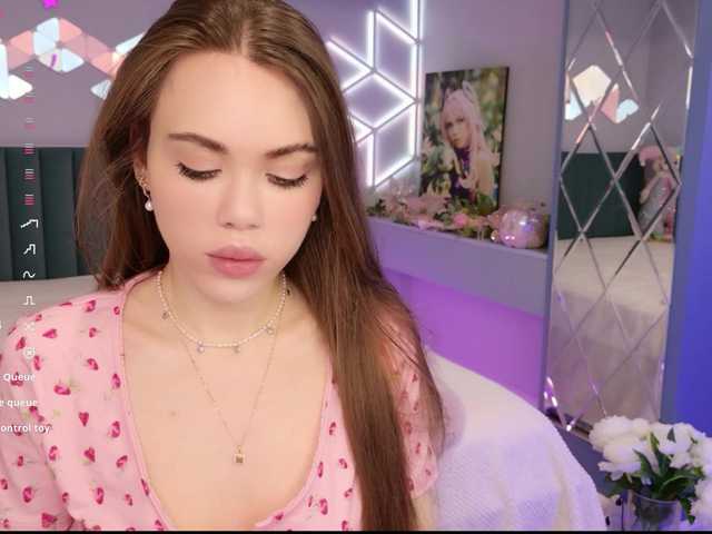 MimiForce's BongaCams show and profile