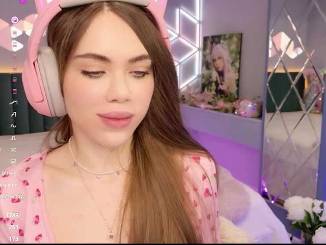 MimiForce's BongaCams show and profile