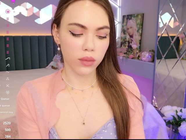 le modèle MimiForce est en webcam porno dans un show sur le site bongacams, il possède les tags suivants: White/Caucasian,Brunette,Shaved